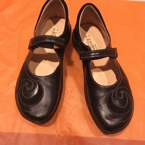 Naot women's shoes, size 40 or 9, black